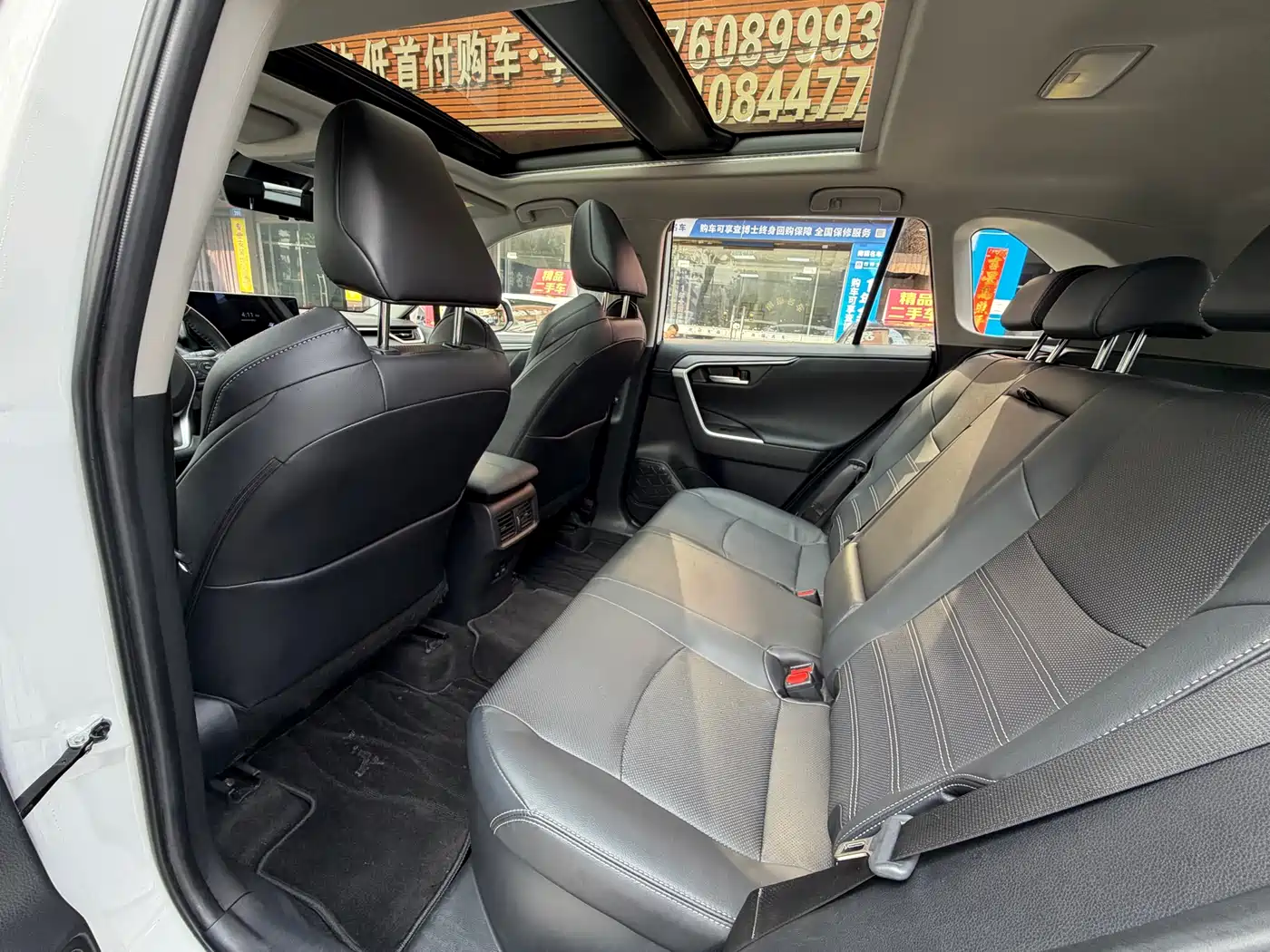 Toyota Wildlander 2023 Hybrid 2.5L E-CVT AWD Premium Edition фото 8