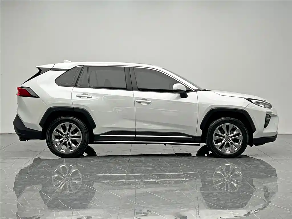 Toyota Wildlander 2022 2.0L CVT FWD Luxury PLUS Edition фото 8