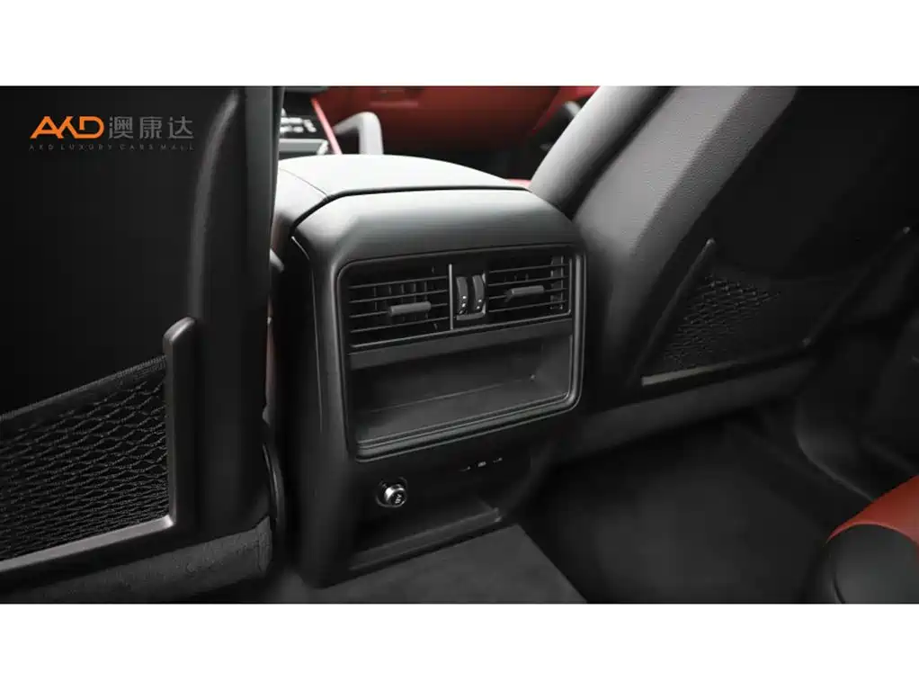 Photo 9 - Porsche Cayenne