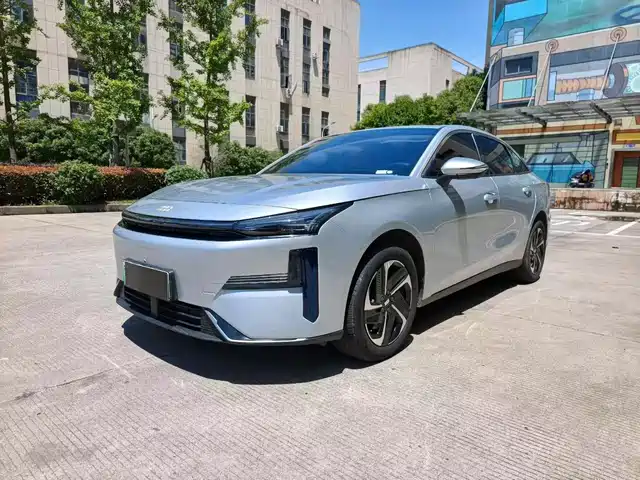 Geely Galaxy L6 2025 EM-i 140km Explorer+ Edition