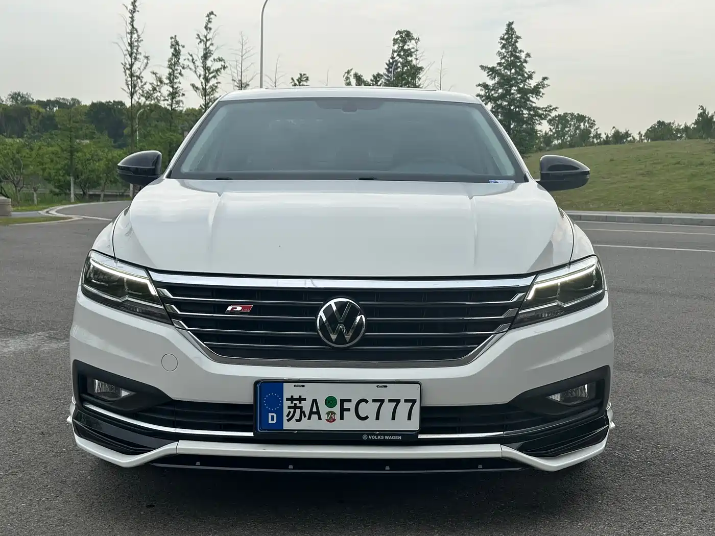 Volkswagen Lavida 2022 1.5L Auto Comfort Edition фото 2