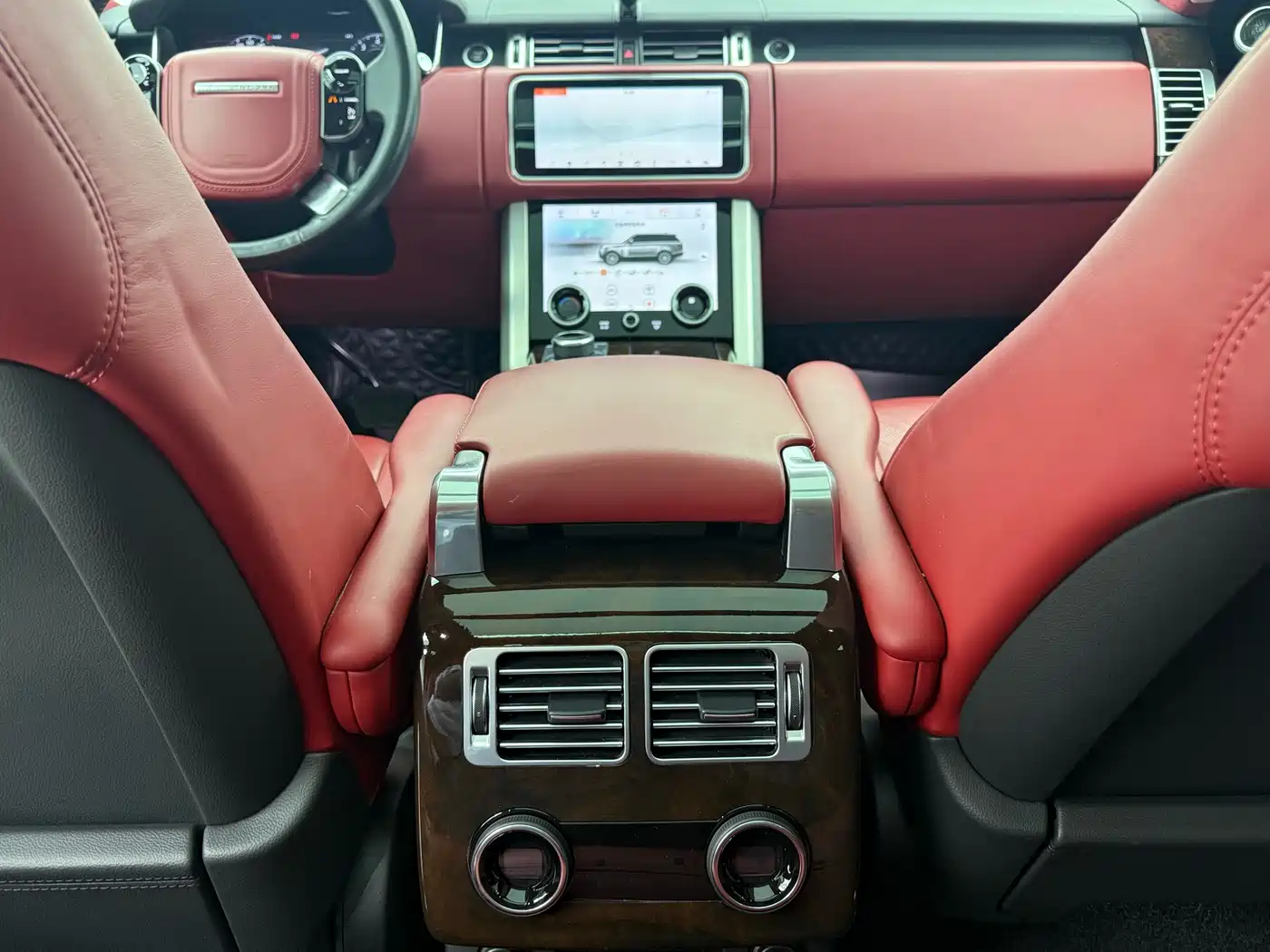 Land Rover Range Rover 2021 3.0 L6 Golden Age Edition фото 15
