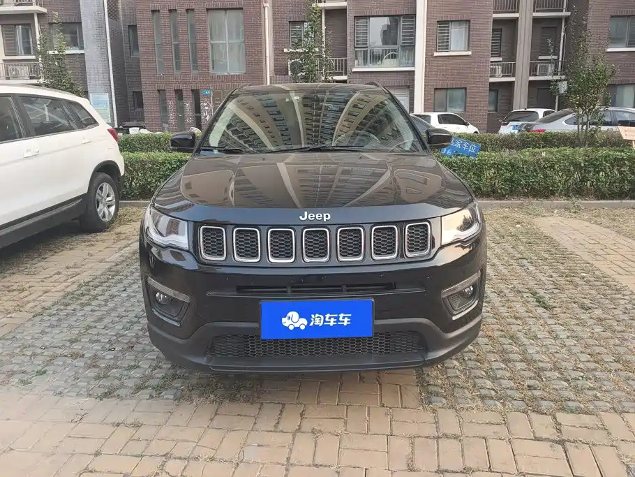 Фото 2 - Jeep Compass