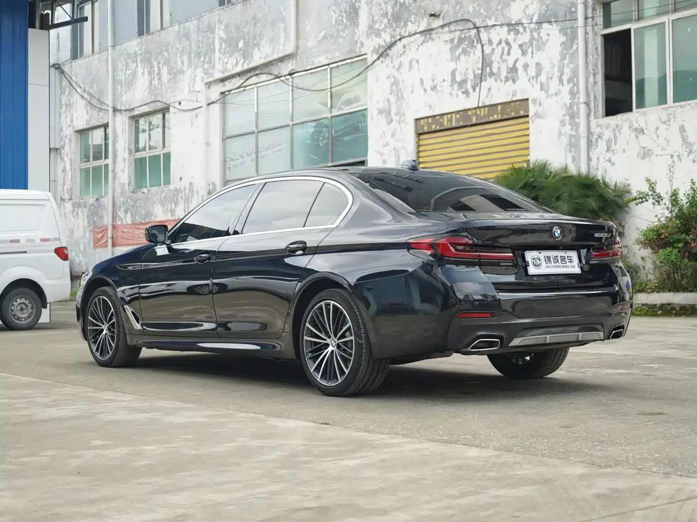 BMW 5 Series 2023 Facelift 530Li Leading M Sport Package фото 8