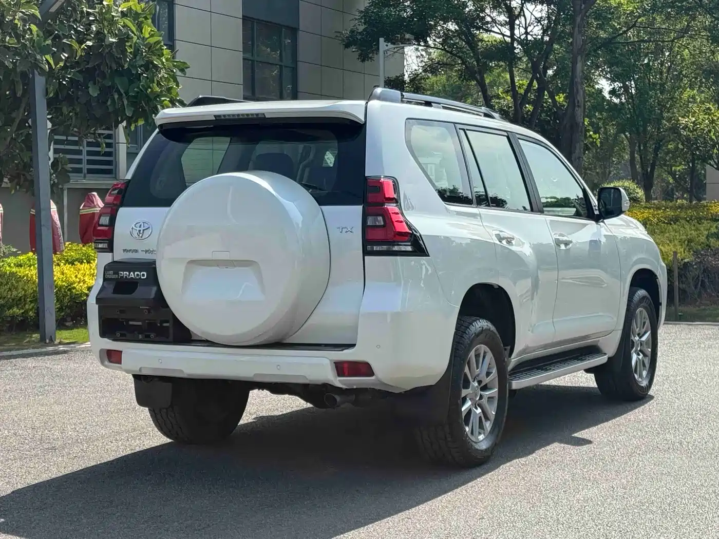 Toyota Prado 2018 3.5L Automatic TX-L Rear-mounted Spare Tire фото 7