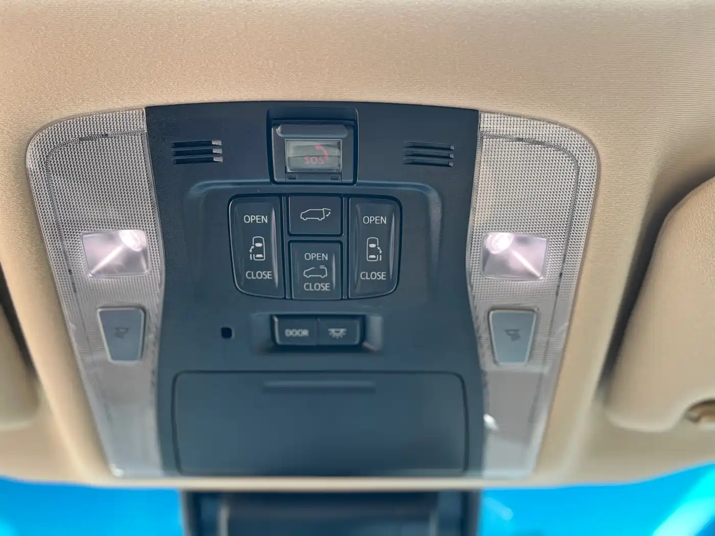 Toyota Alphard 2021 Hybrid 2.5L Premium фото 16