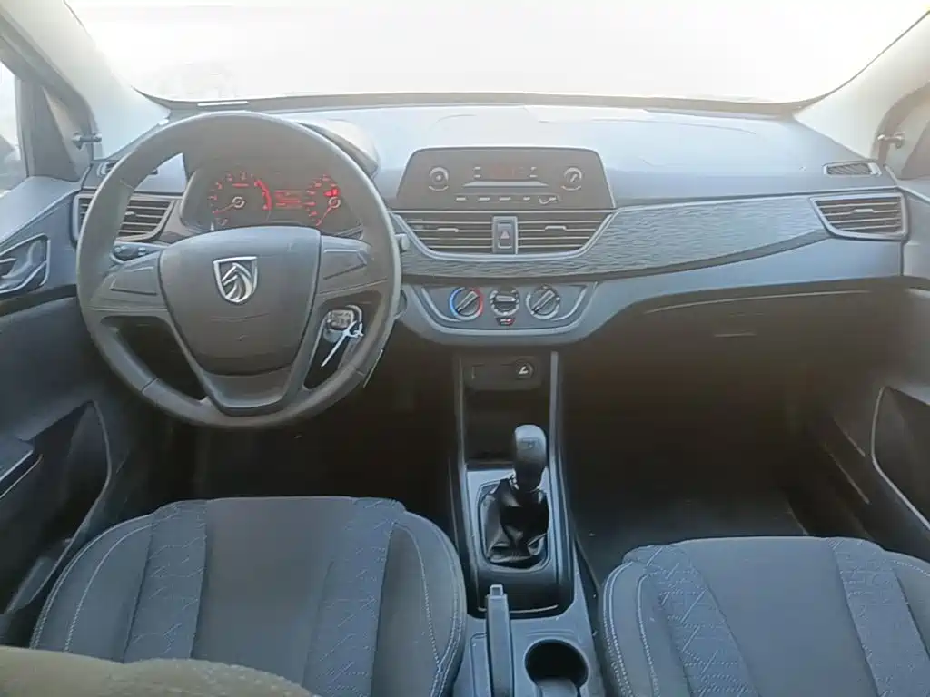 Photo 10 - Baojun 310