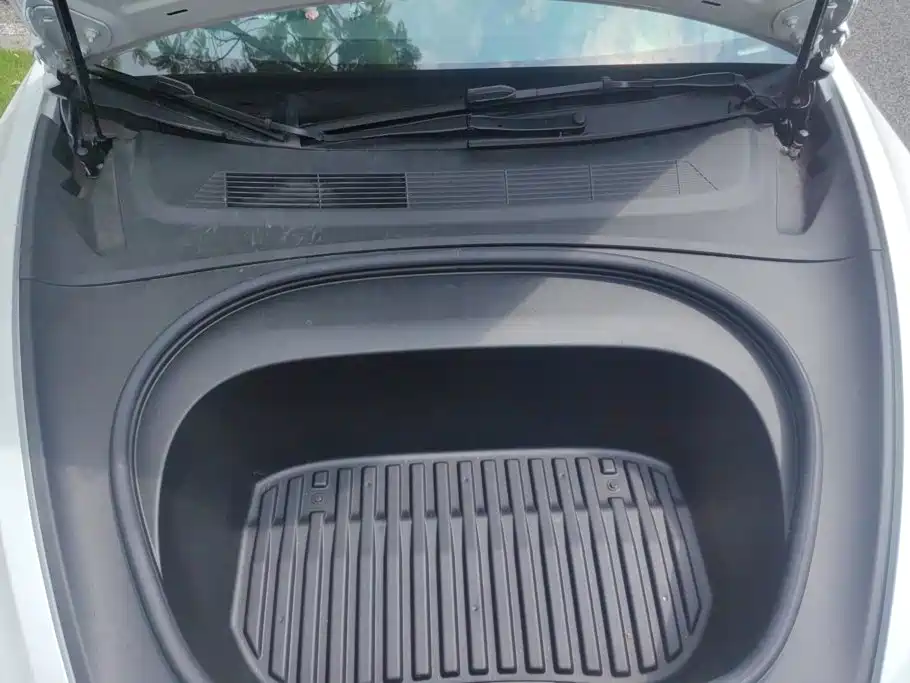Tesla Model 3 2025 2025 Model Year Facelift Rear-Wheel Drive