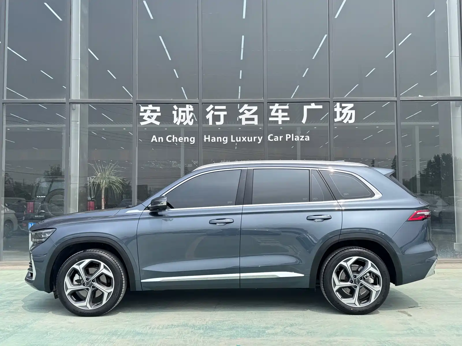 Фото 4 - Geely Monjaro