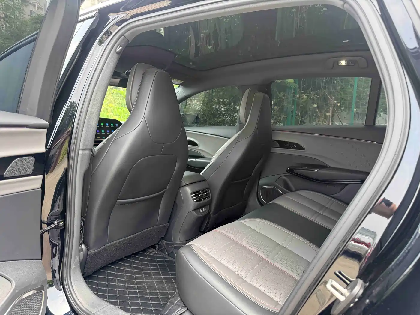 Hongqi EH7 2025 2024 690 Pro