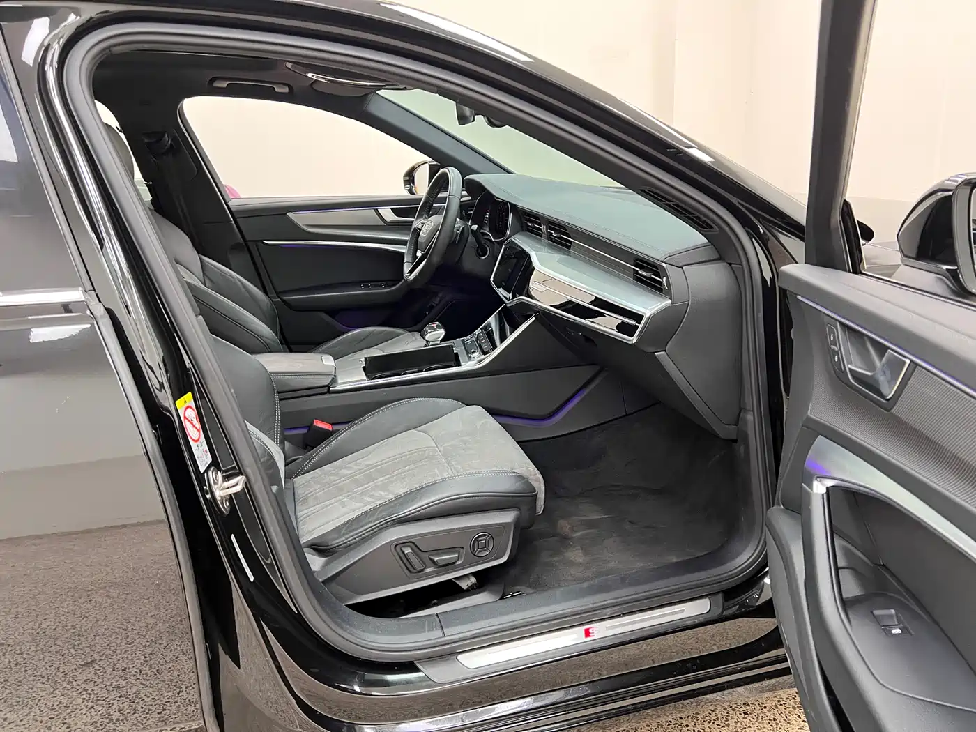 Audi A6L 2021 45 TFSI quattro Exclusive Sport фото 18