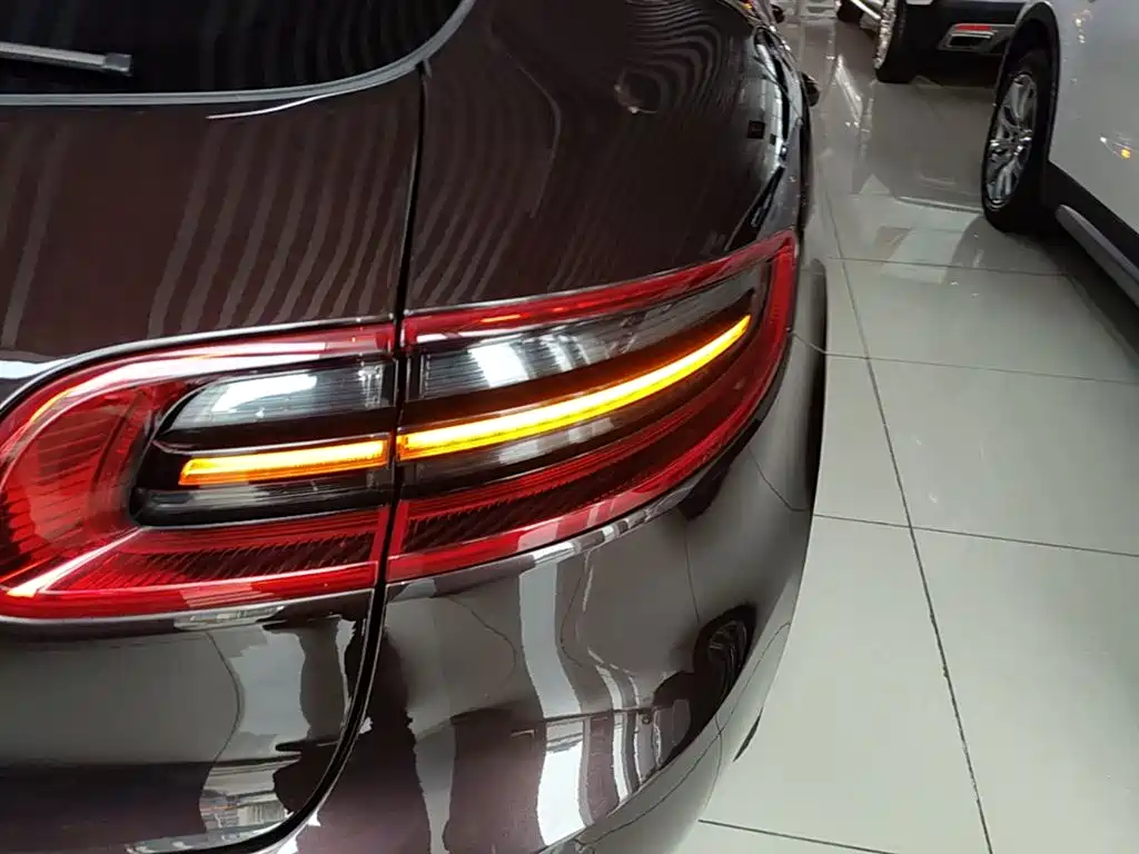 Porsche Macan 2017 Macan 2.0T фото 8