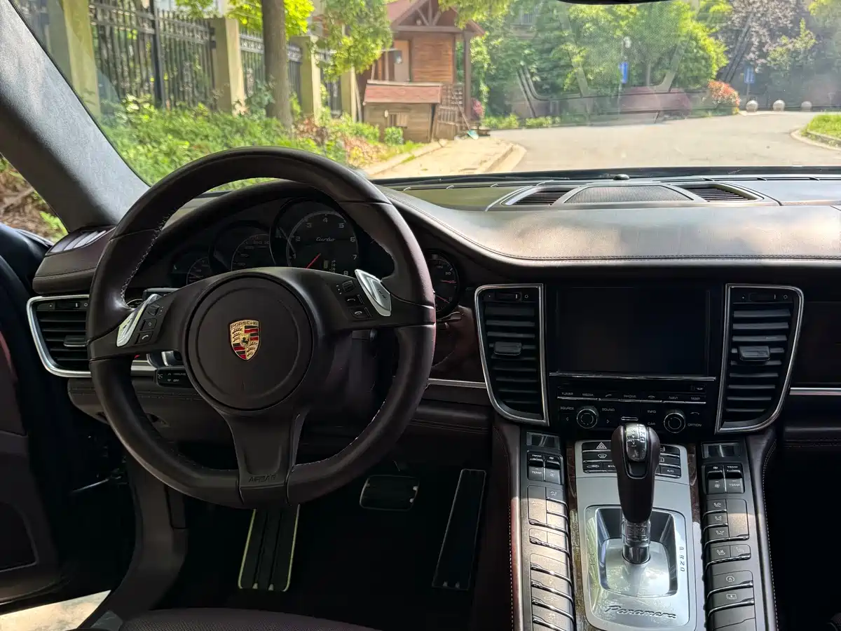 Porsche Panamera 2014 Panamera Turbo Executive 4.8T фото 14