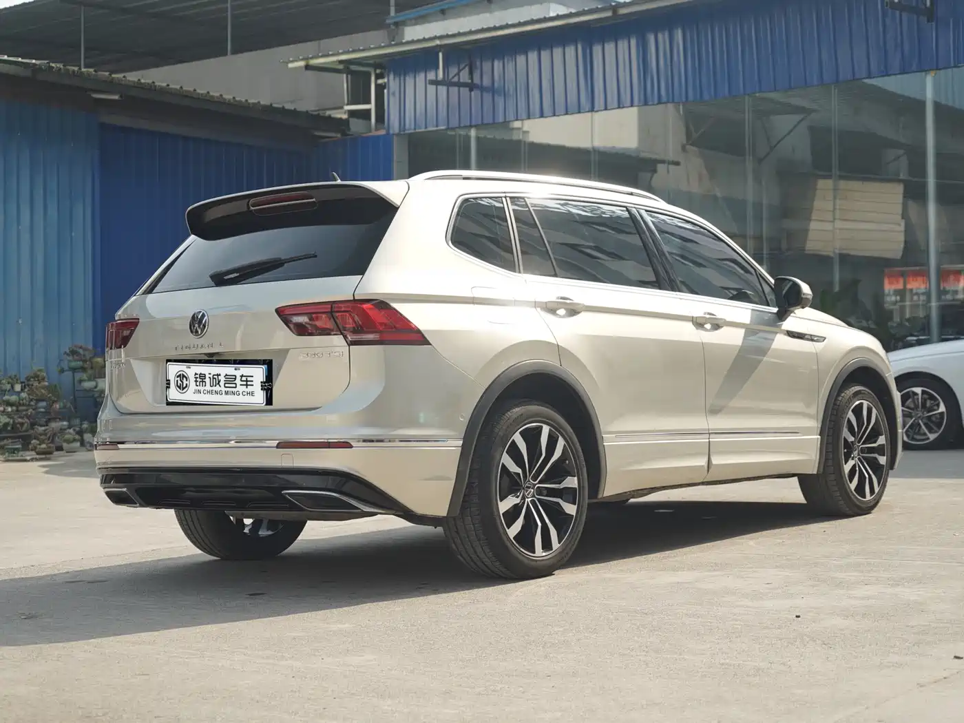 Volkswagen Tiguan L 2021 330TSI Automatic 2WD R-Line Premium фото 9