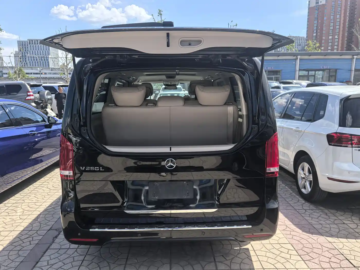 Mercedes-Benz V-Class 2021 V 260 L Long Wheelbase Luxury Edition фото 5