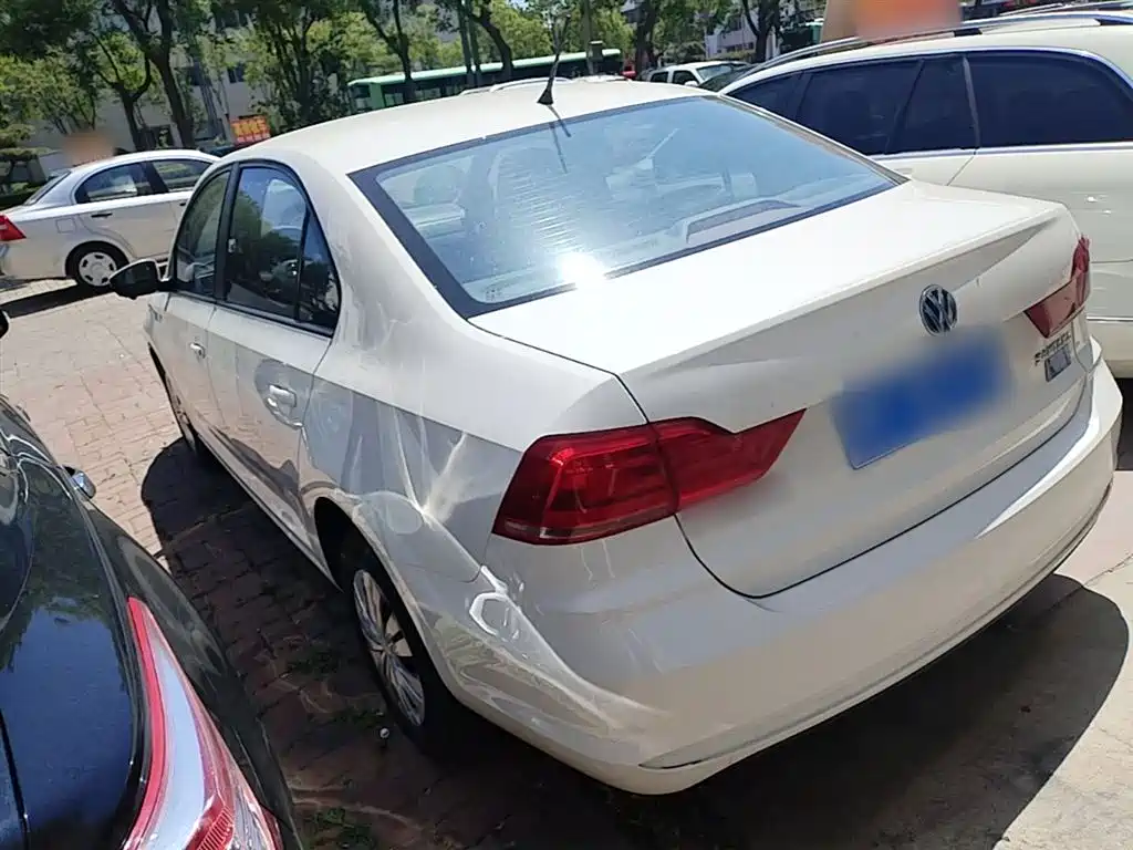 VOLKSWAGEN SANTANA