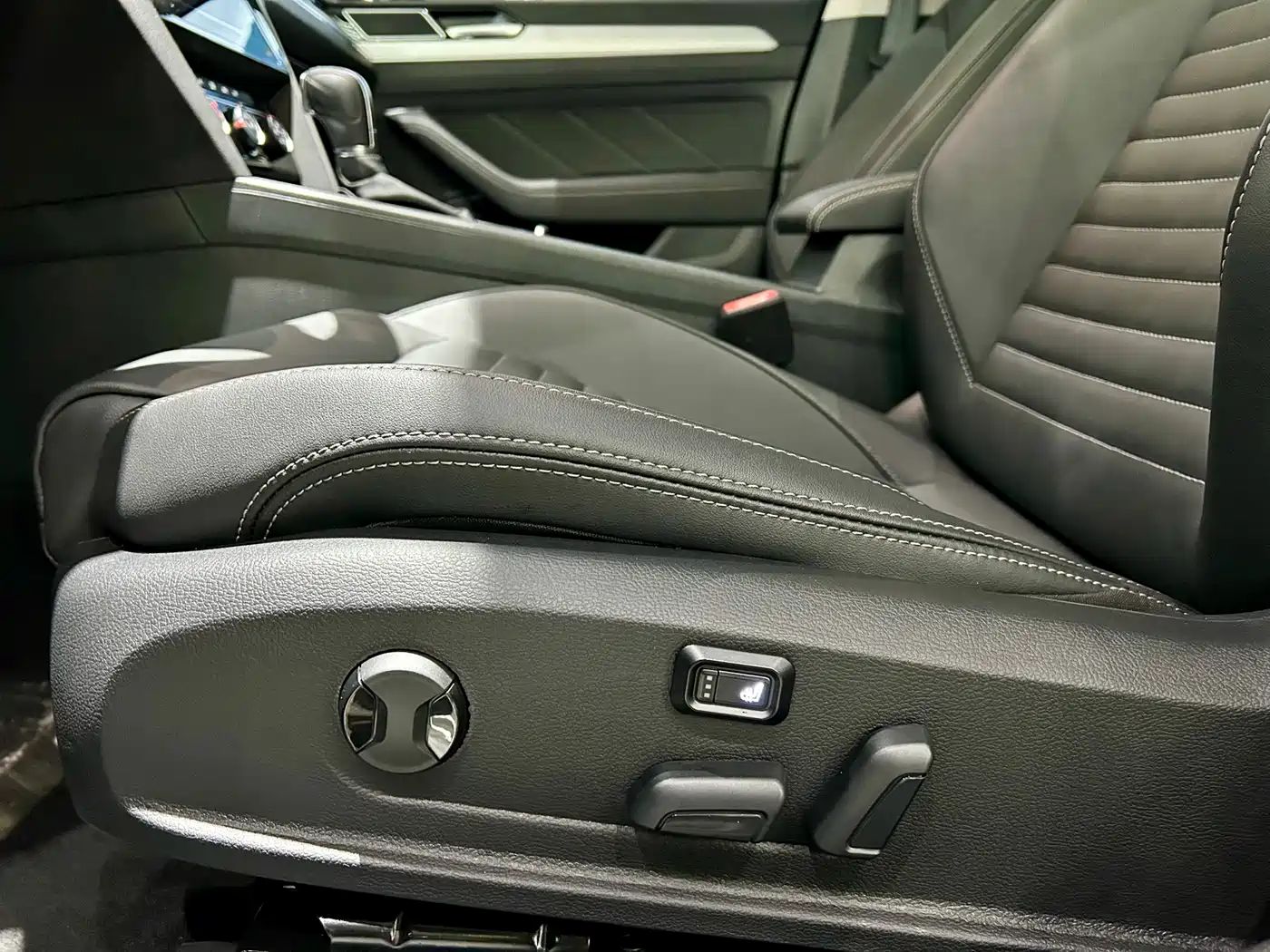 Volkswagen Magotan 2025 Popular Edition 280TSI DSG Comfort фото 33