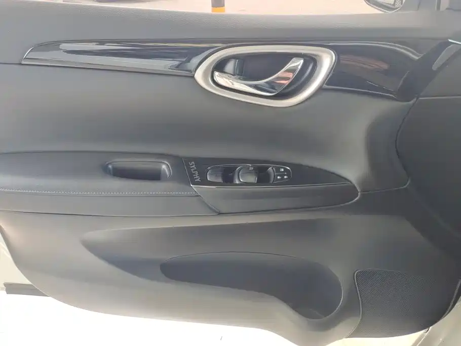 Фото 7 - Nissan Sylphy