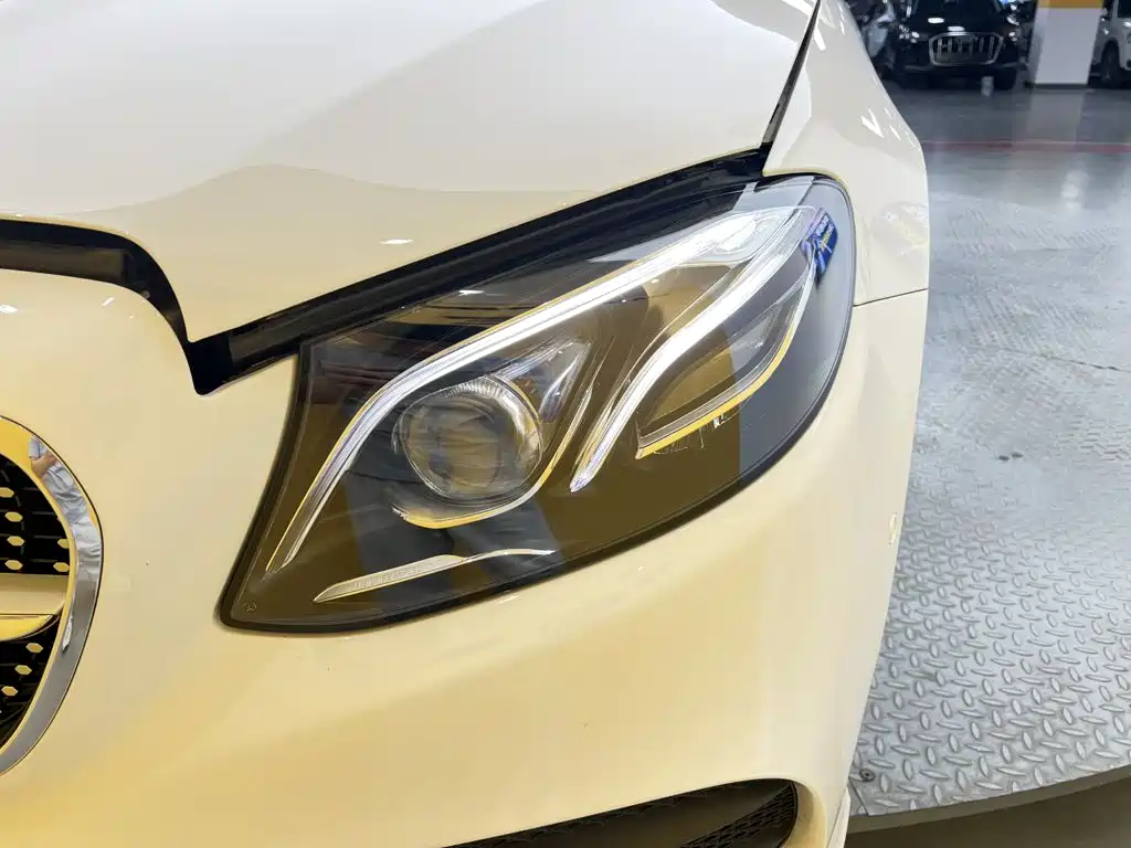Фото 8 - Mercedes-Benz E-Class (Import)