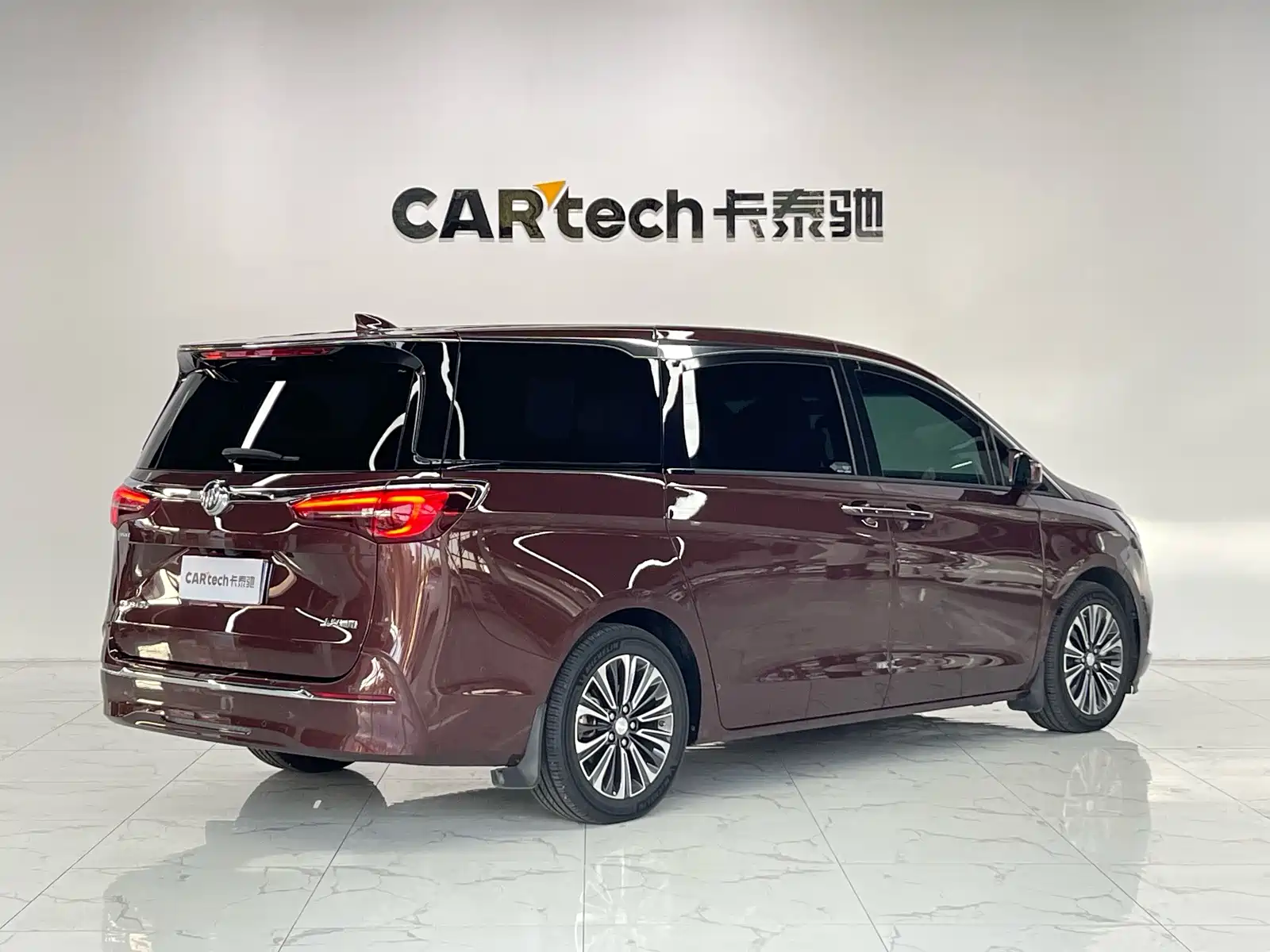 Photo 5 - Buick GL8