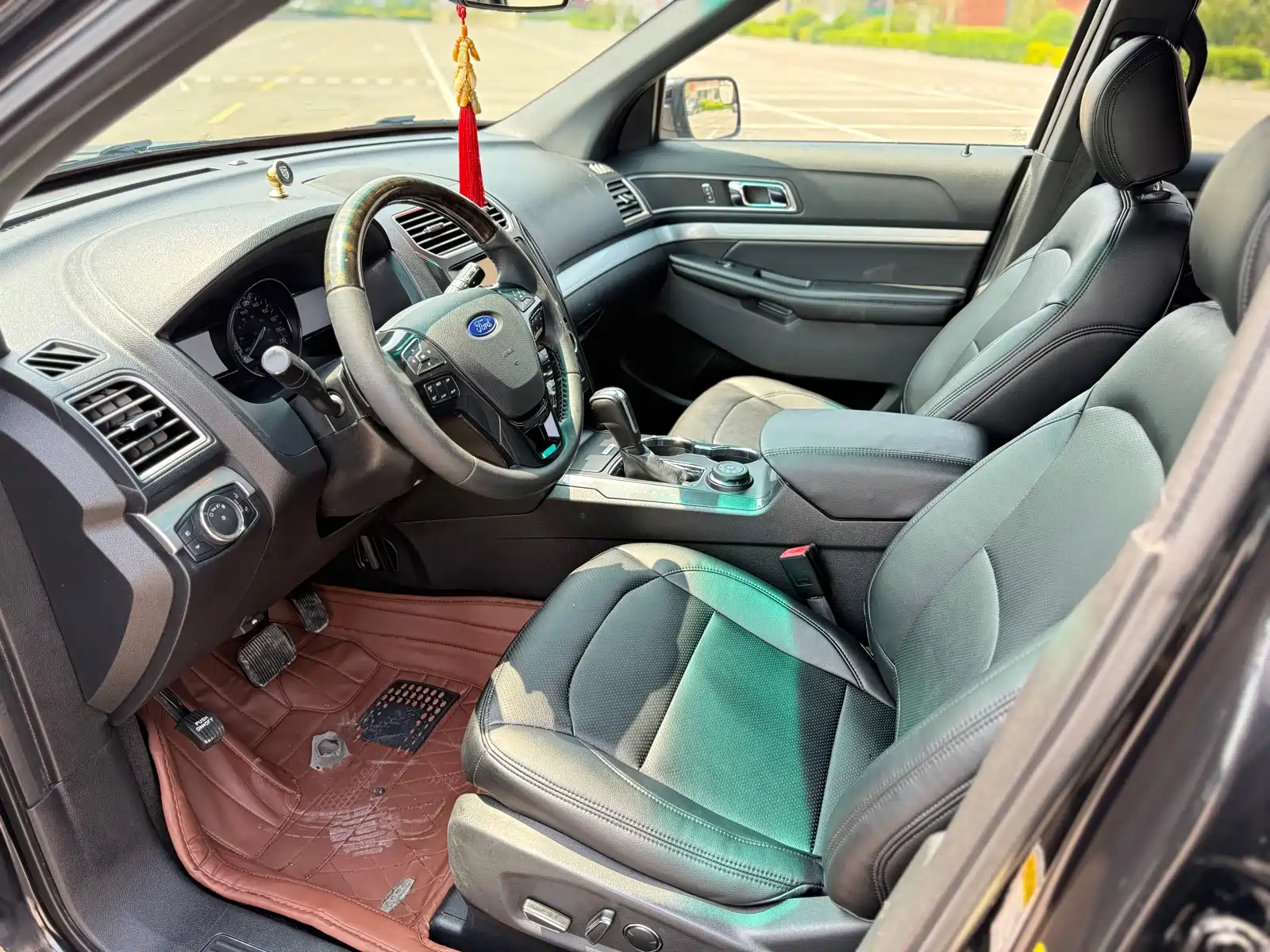 Фото 4 - Ford Explorer (Import)