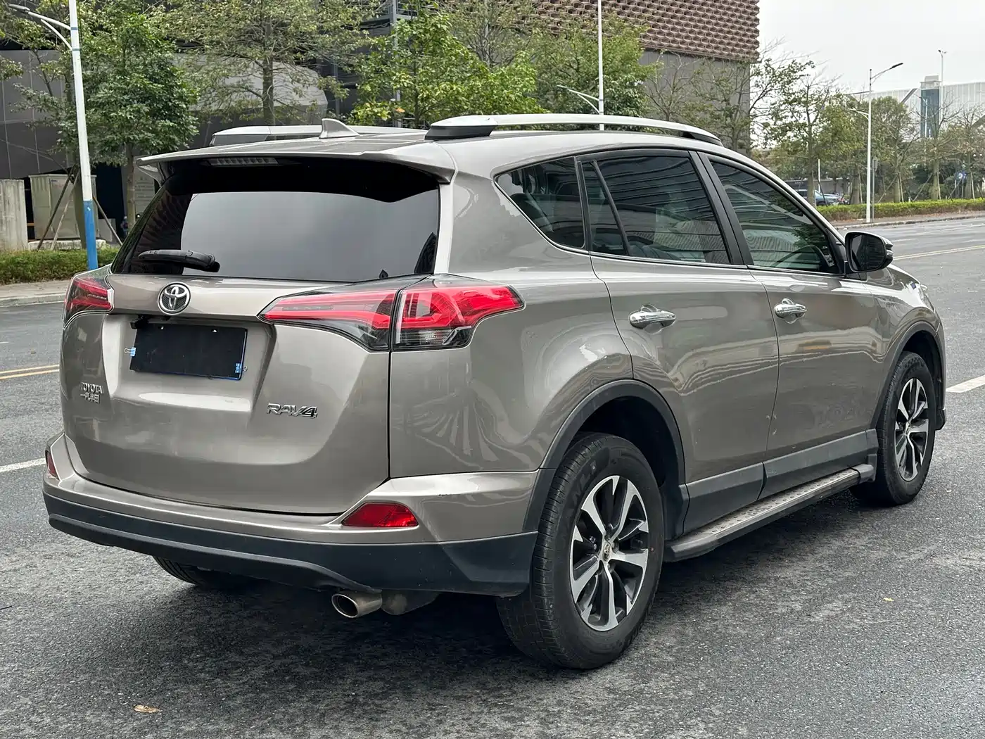 Toyota RAV4 Rongfang 2016 2.0L CVT 2WD Trend (China V) фото 7