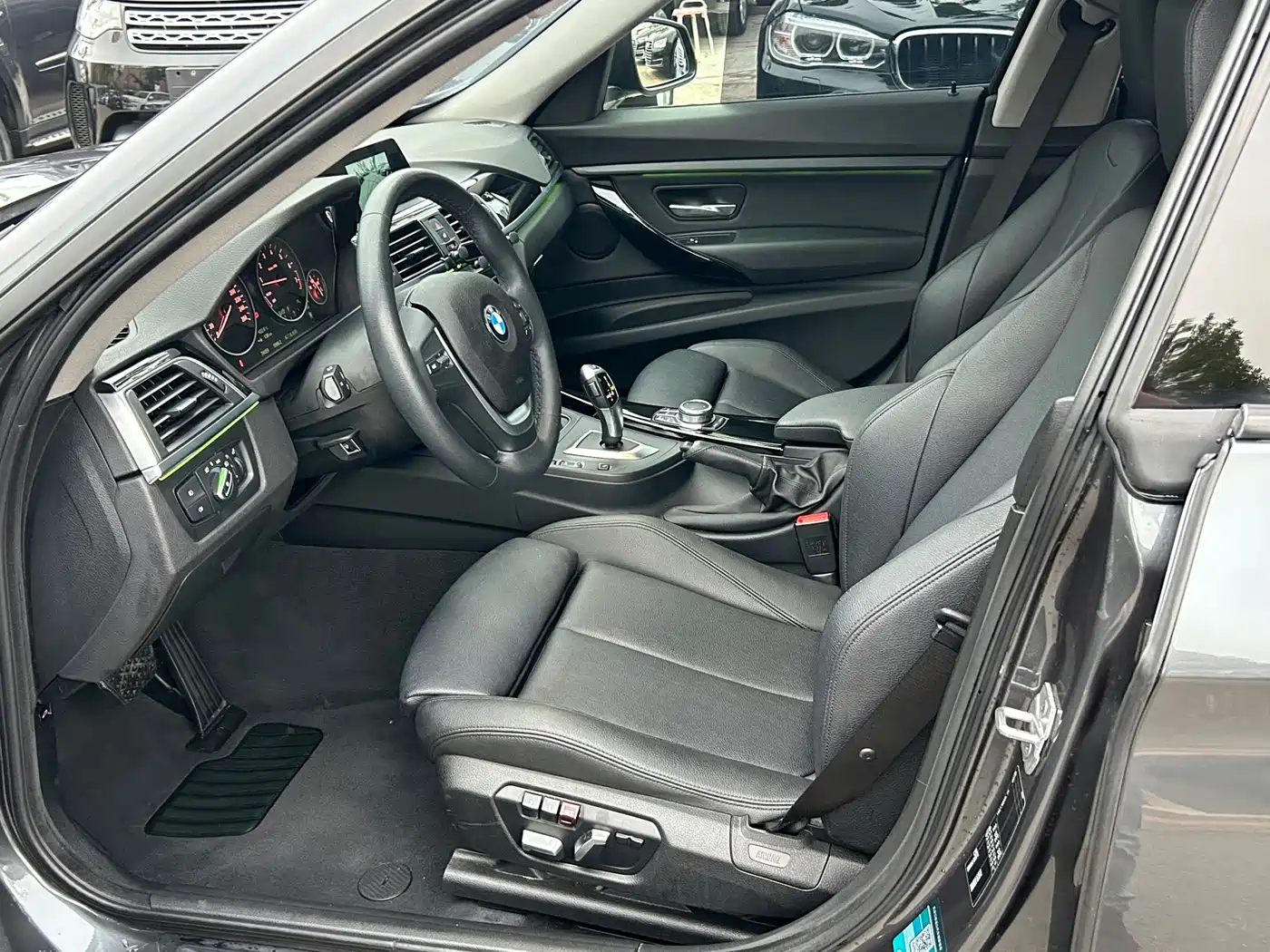BMW 3 Series GT 2018 320i Fashion фото 8