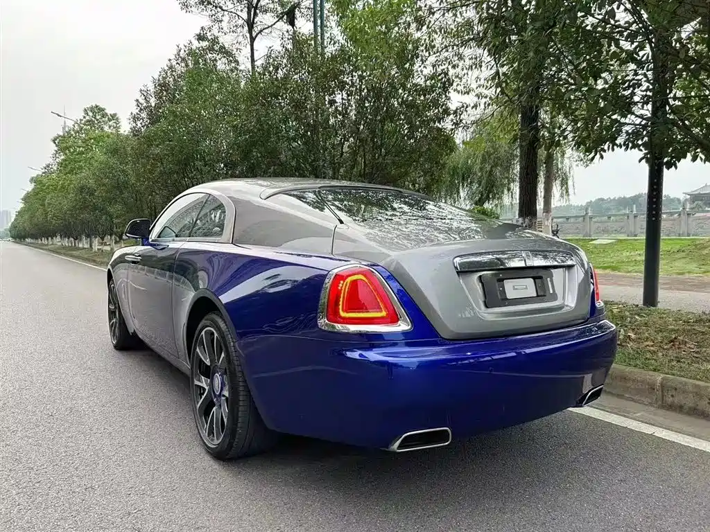 ROLLS-ROYCE PHANTOM
