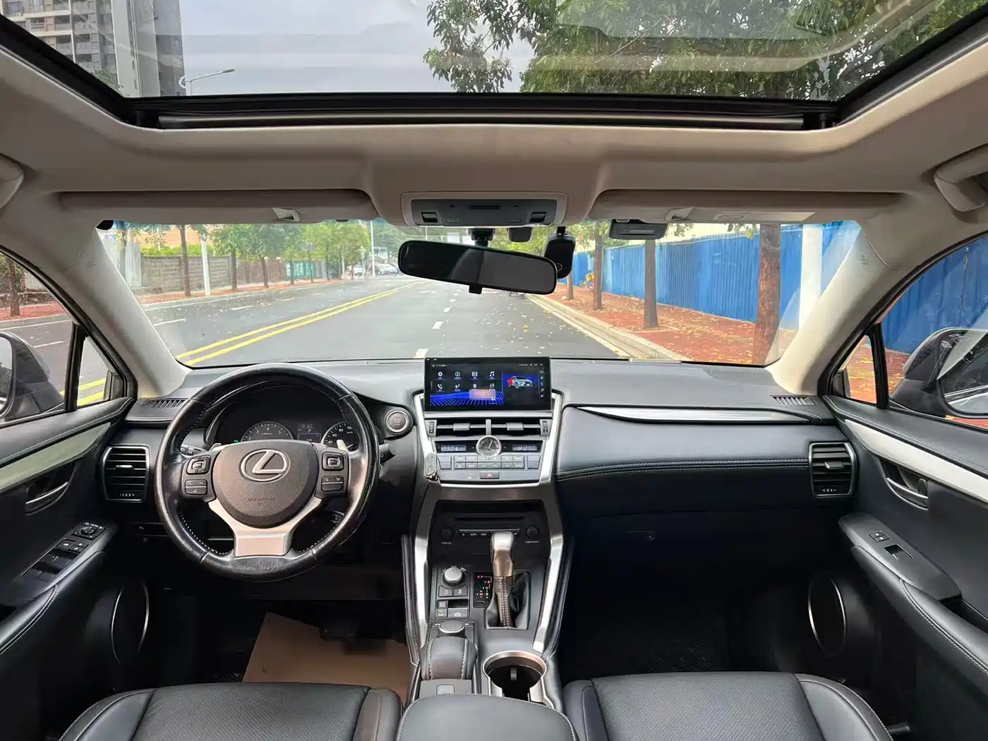 Lexus NX 2015 200t AWD F Sport фото 9