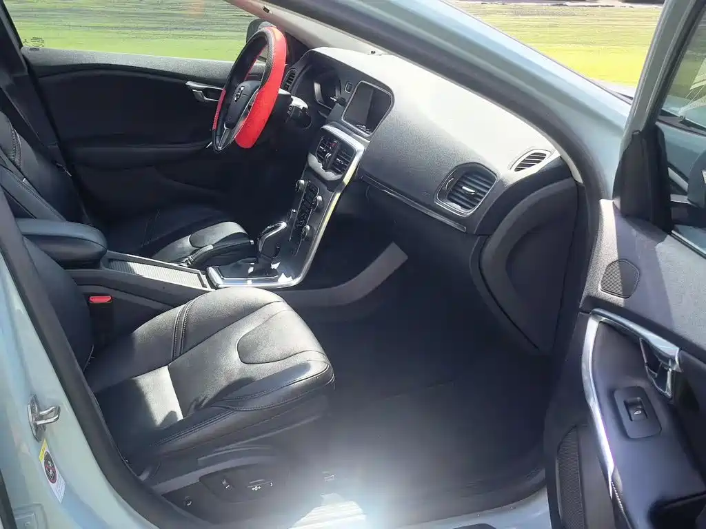 Volvo V40 2017 2017 T3 Momentum