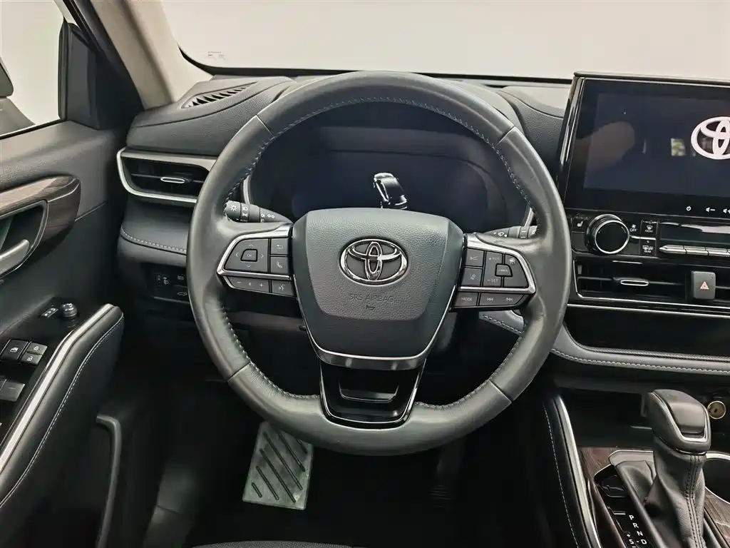 Toyota Highlander 2024 2.5L Smart Hybrid 4WD Premium 7-seater фото 11