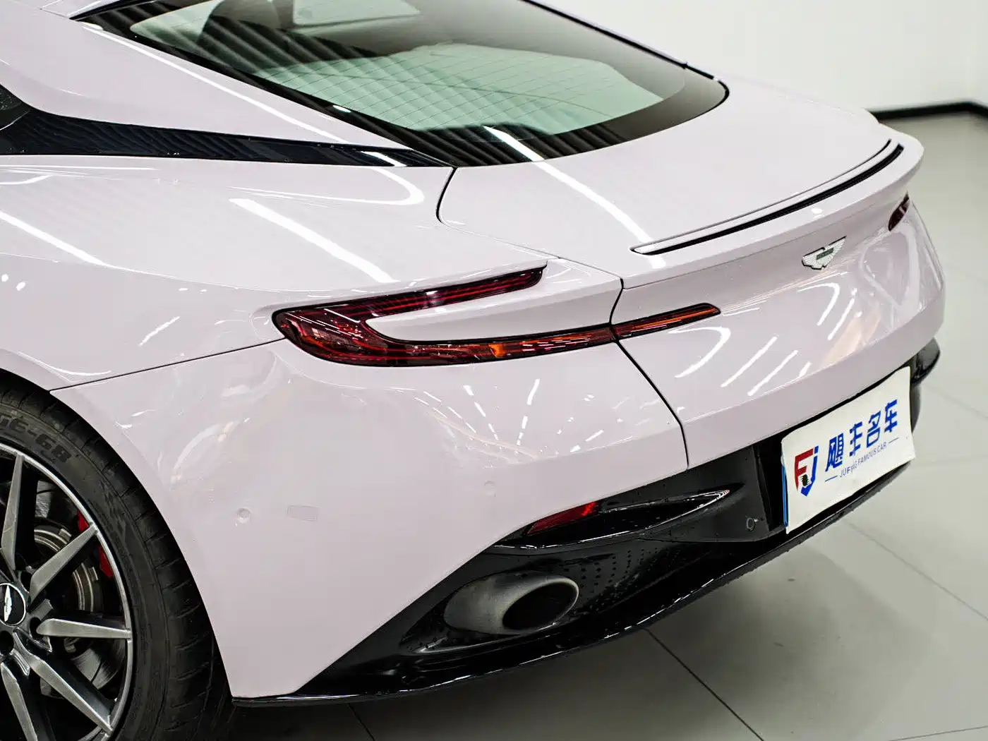 Aston Martin DB11 2016 2016 5.2T Launch Edition
