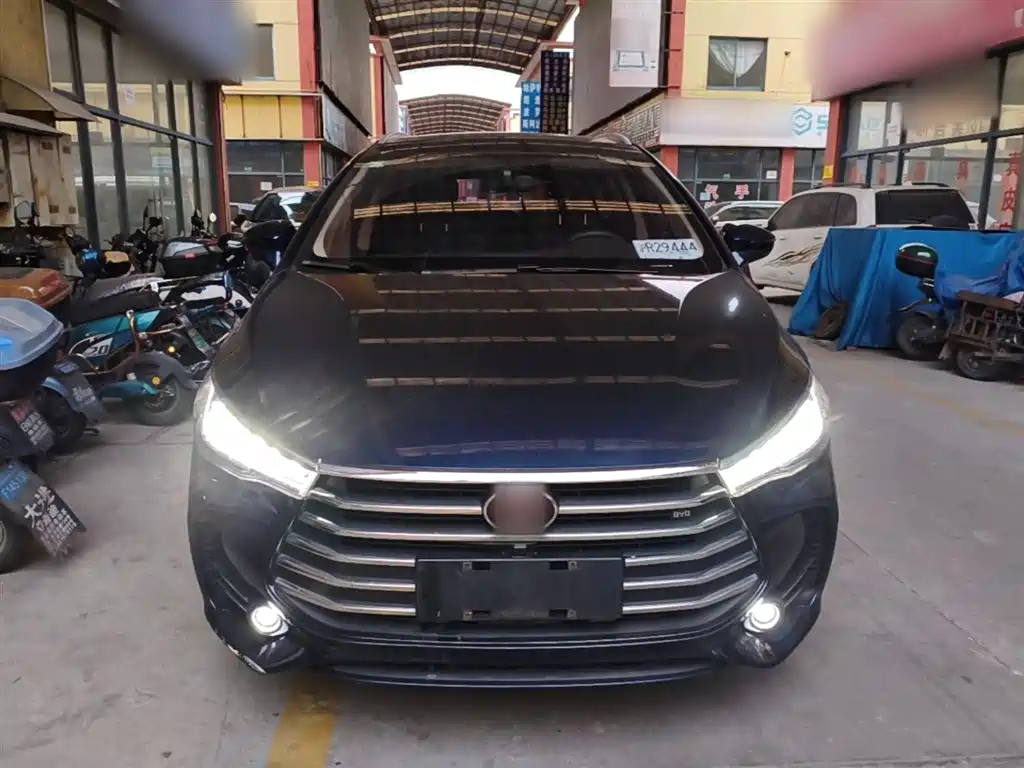 BYD Song MAX 2018 1.5T Auto Smart Connected Elite 6-Seater фото 3