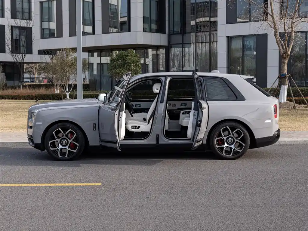 ROLLS-ROYCE CULLINAN