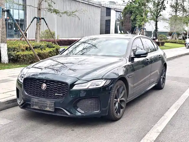 Jaguar Jaguar XFL 2021 XFL 2.0T P250 AWD Gloss Black Sport Edition