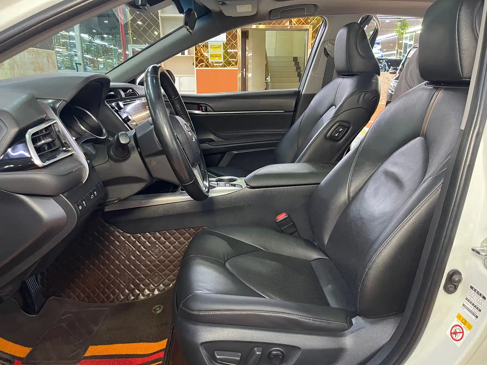 Фото 5 - Toyota Camry