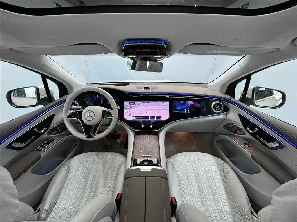 MERCEDES-BENZ EQS SUV