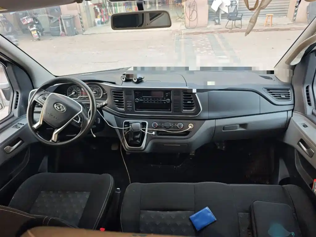 SAIC Maxus Xintu V80 2023 2.0T AMT Classic Aoyun Long Wheelbase Medium Roof 6/7/8/9 Seats фото 13