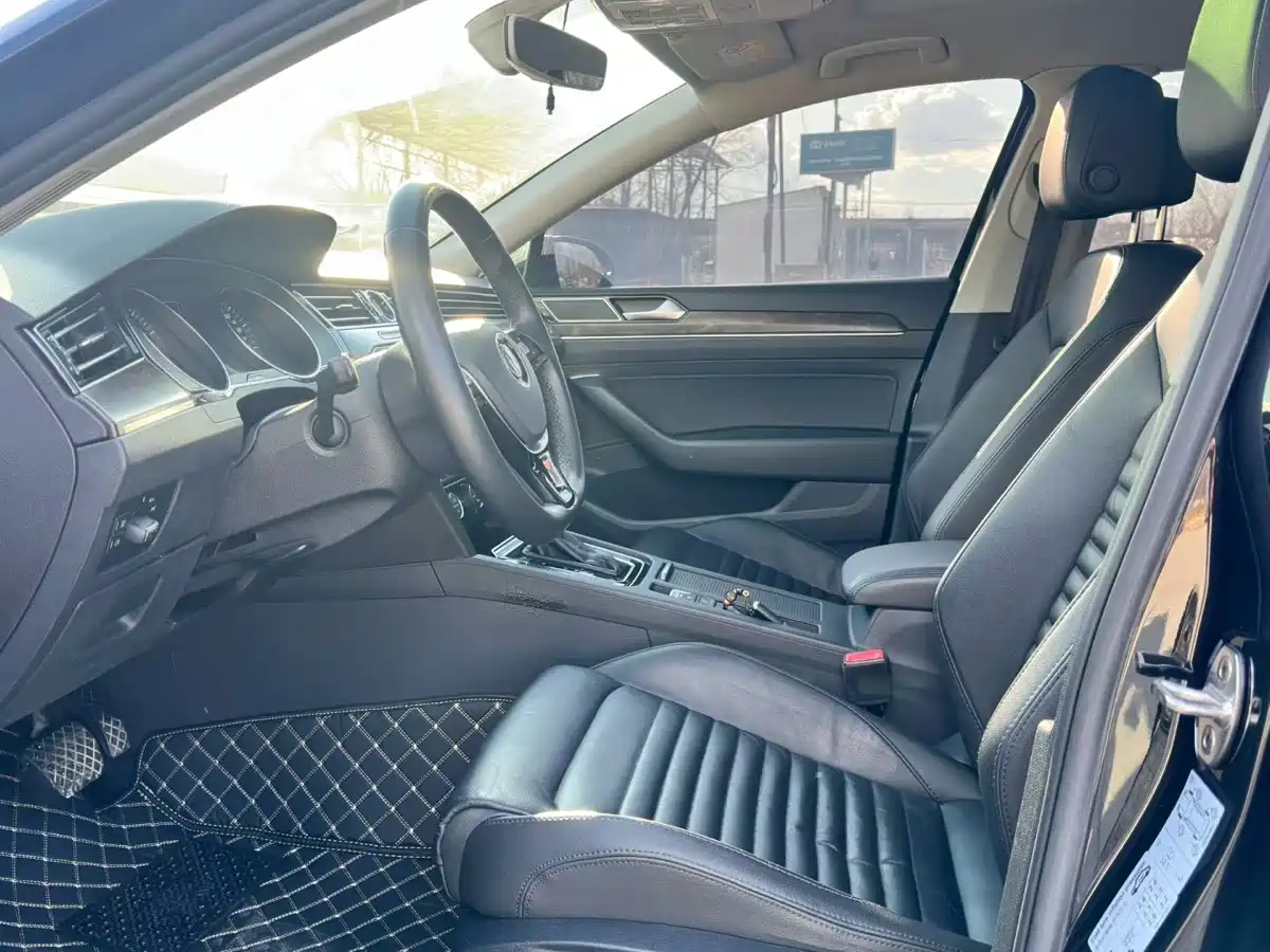 Volkswagen Magotan 2019 330TSI DSG Luxury Class China VI фото 5