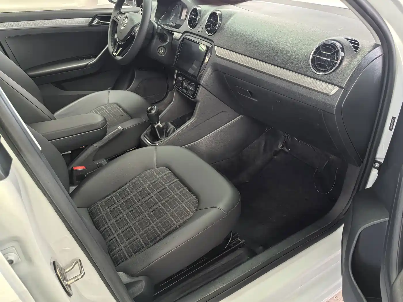 Volkswagen Jetta 2019 2019 Dream Edition 1.5L Manual Comfort