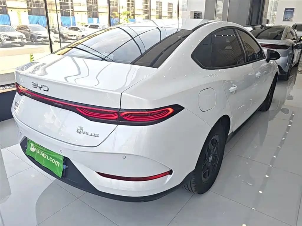 BYD Qin PLUS 2025 DM-i Smart Drive 55KM Leader фото 7