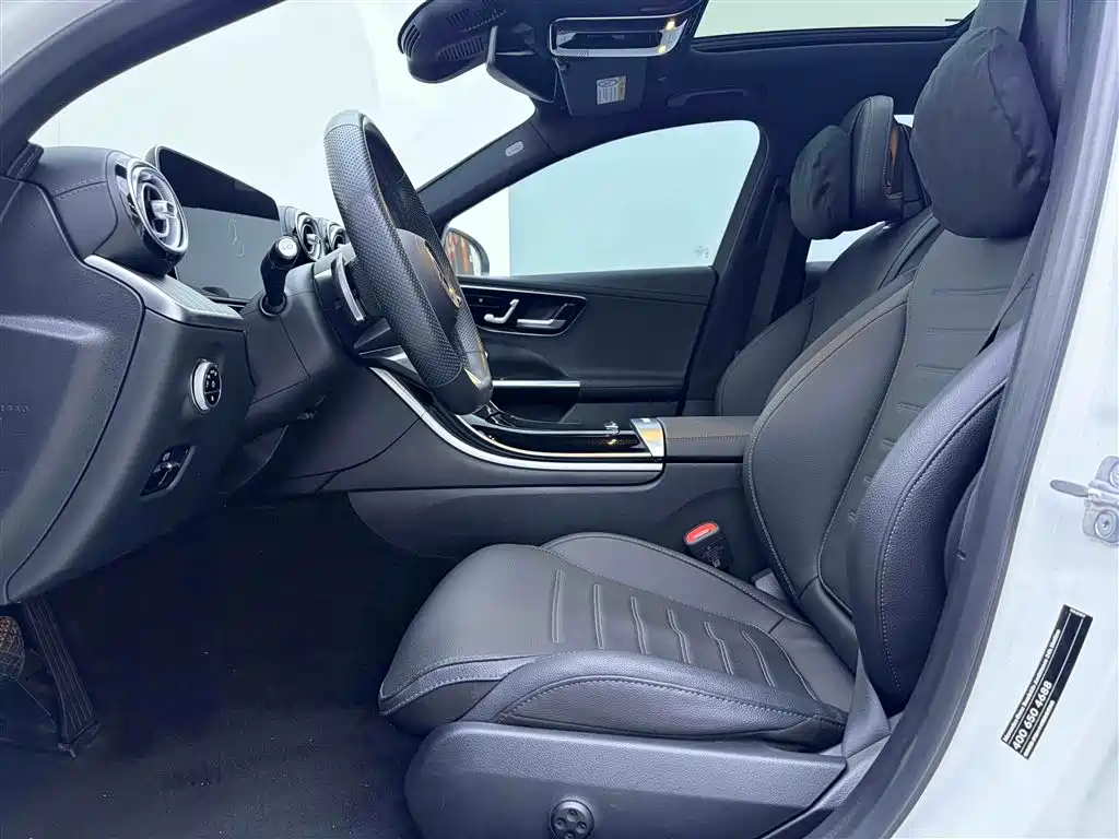 Mercedes-Benz C-Class 2024 C 260 L Night Edition Sport фото 16