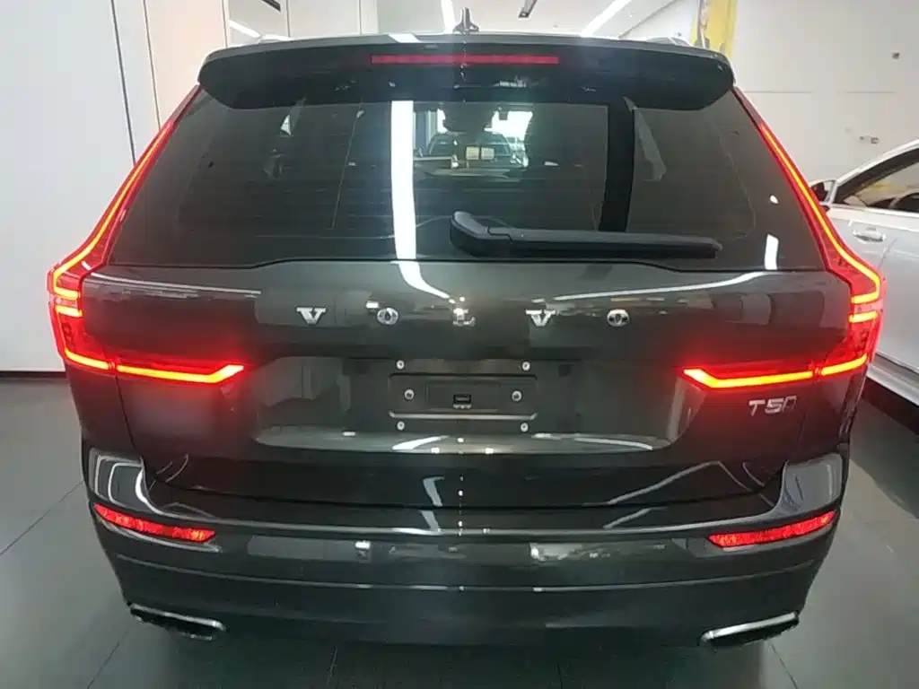Фото 6 - Volvo XC60