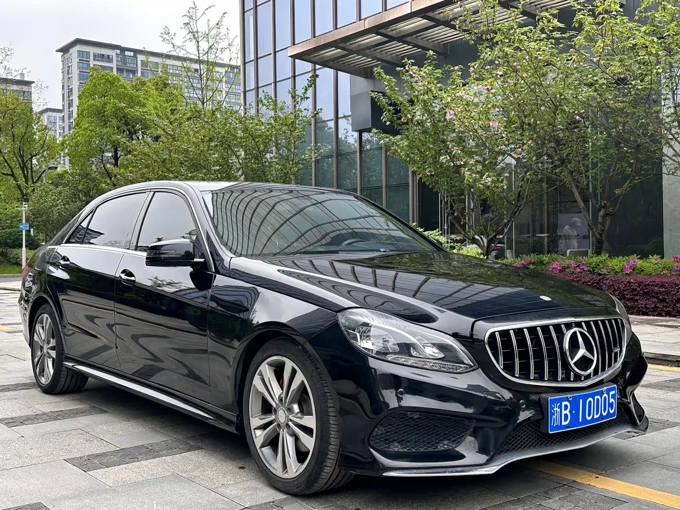 Mercedes-Benz E-Class 2014 Facelift E 260 L Sport фото 3