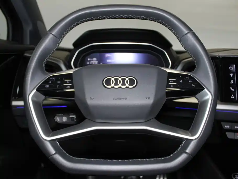 Audi Q4 e-tron 2025 2024 40 e-tron Pioneer Edition