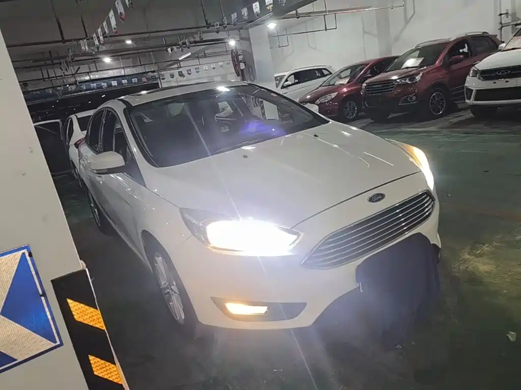 Photo 4 - Ford Focus