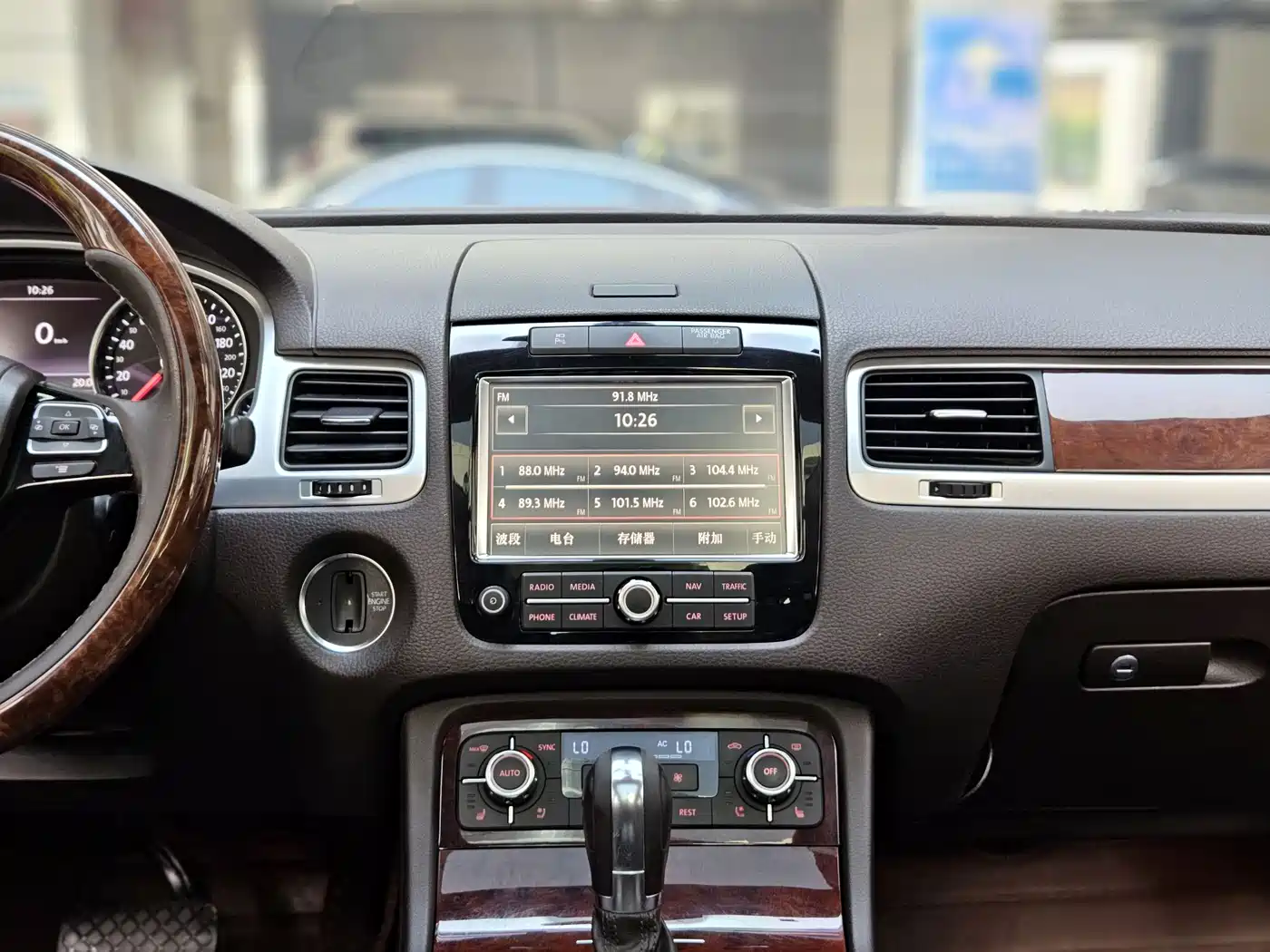 Volkswagen Touareg 2011 3.0TSI Premium фото 18