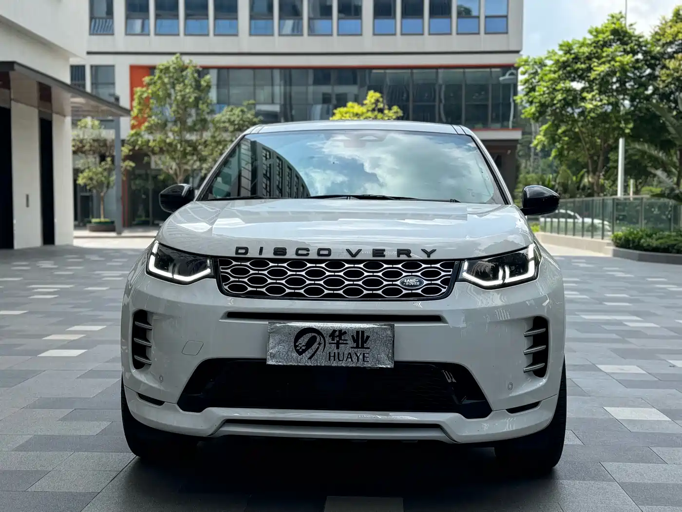 LAND ROVER DISCOVER SPORTS