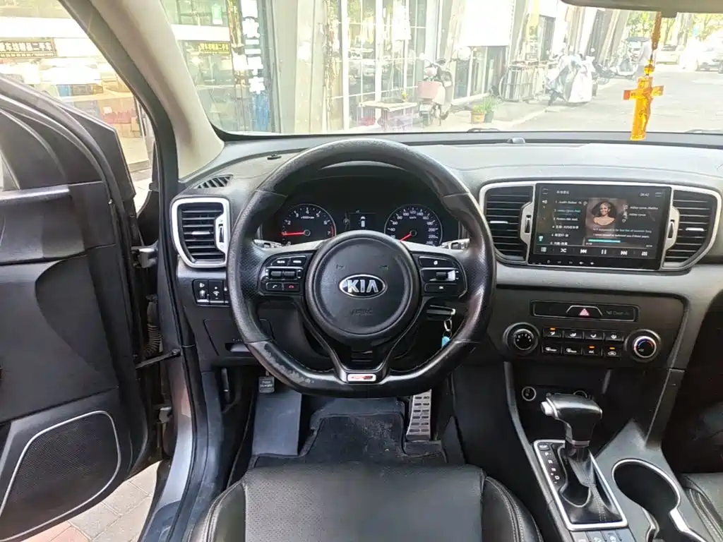Photo 11 - Kia KX5