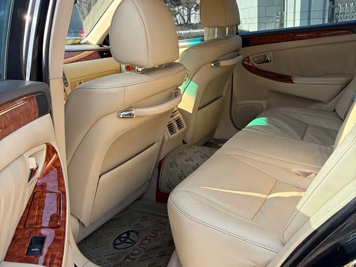 Toyota Crown 2007 2.5L Royal Leather Edition фото 7